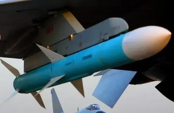 储量上万枚的霹雳-12空空导弹出路何在？说起中国空军的中程空空导弹，霹雳-1