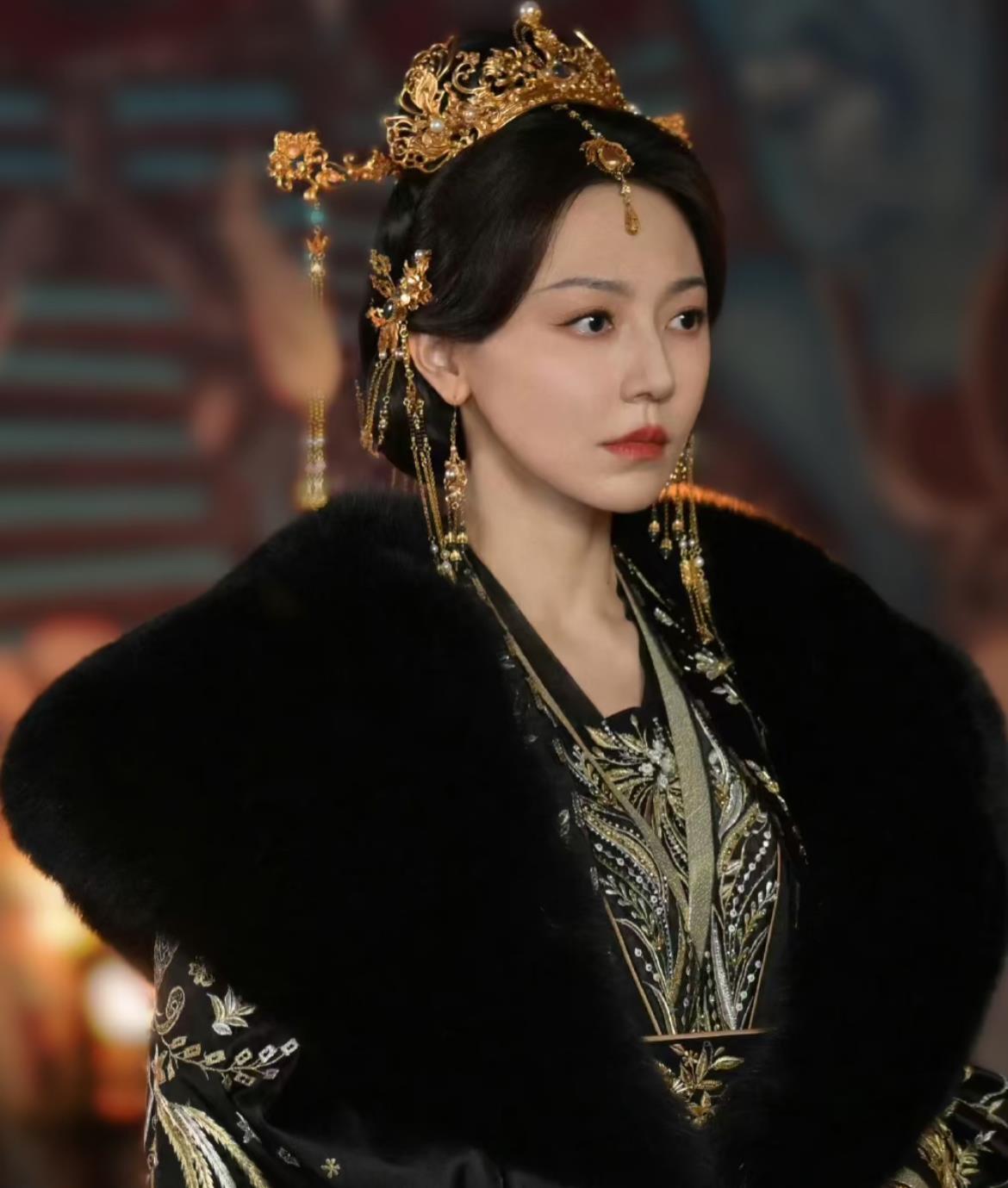 公元9年，王莽当上皇帝后，把守寡多年的女儿王嬿叫到身边，对她说：“你才18岁，不