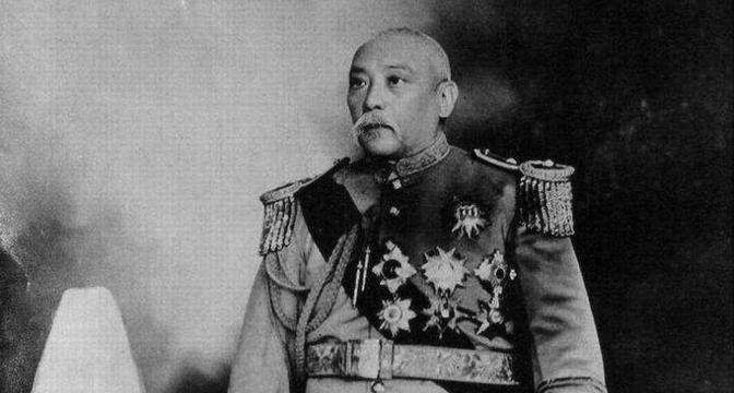 1912年，隆裕太后万般无奈之下，只能接受袁世凯提出的退位协议。实际上，袁世凯只