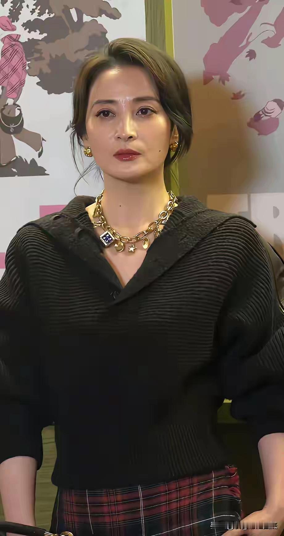 电视上看着一般般，真人巨漂亮