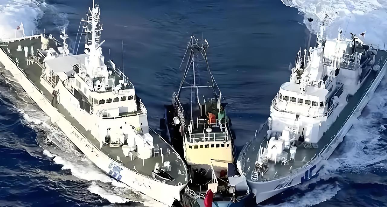 大家是否还记得那一年的9月7日，一艘福建渔船在钓岛附近海域被小日子扣留，当时我们