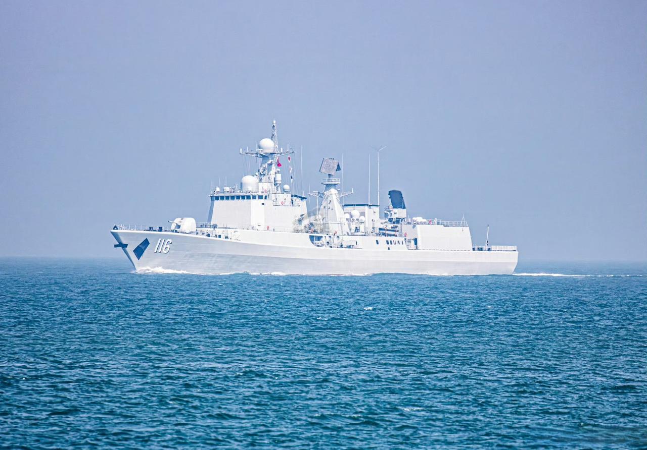 051C光看外形还是很漂亮的，可惜早已落后不适应新时代的战场[抠鼻]等2艘