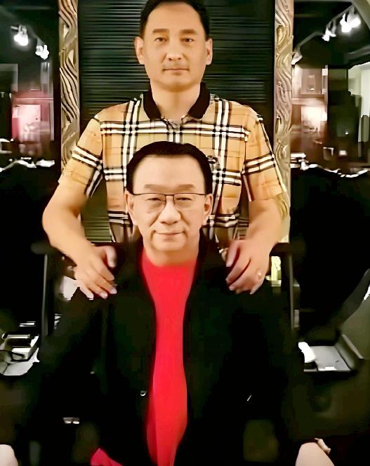 80岁老艺人九一八发清门纸令，把谢雷整脉踢出侯家，谢雷不服，自述三婚、办学、直播