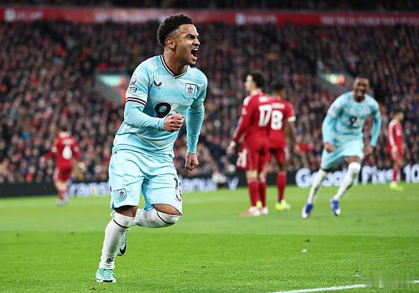 利物浦1比1伯恩利如今大部分利物浦球迷已经承认，上赛季的夺冠是运气使然，是斯洛