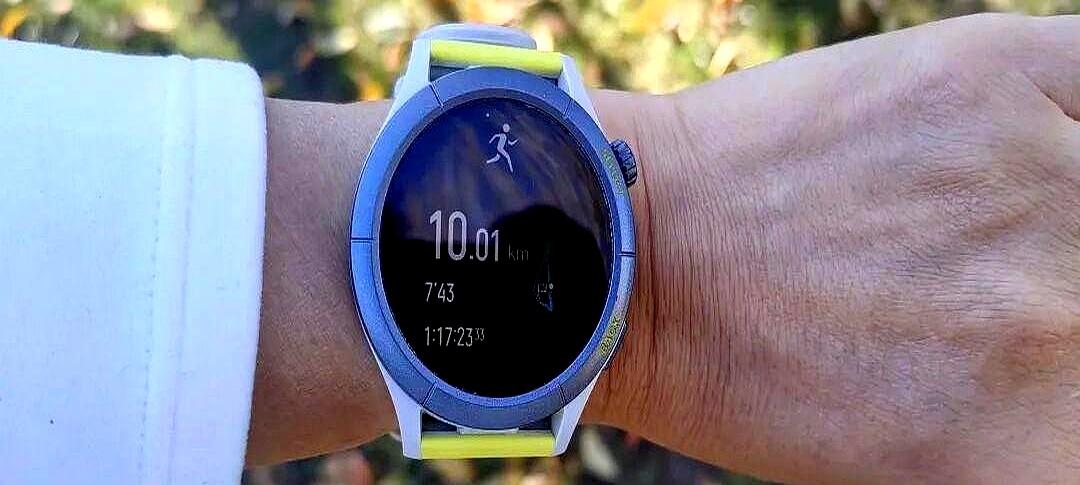 我跟你说，刚刚看到一个大哥，快60了。他跑了25年绕地球一圈，膝盖从没疼