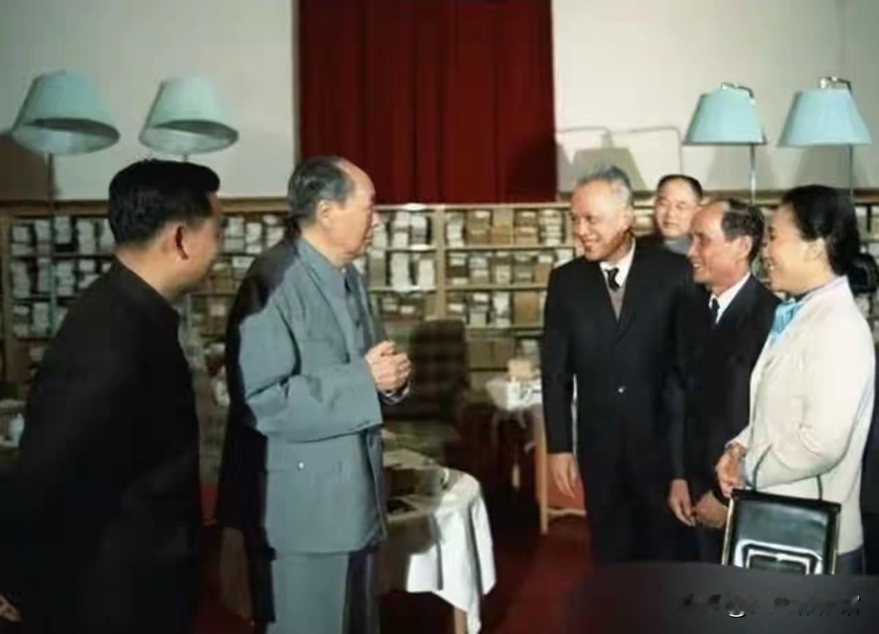 照片完整背景介绍1.拍摄信息-时间：20世纪70年代-地点：
