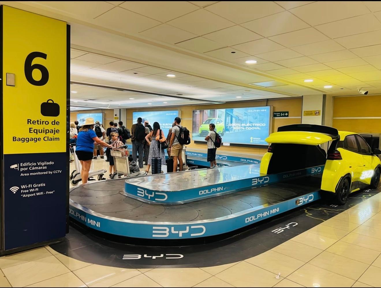 群里看到的图，比亚迪的这个广告打的很有创意嘛