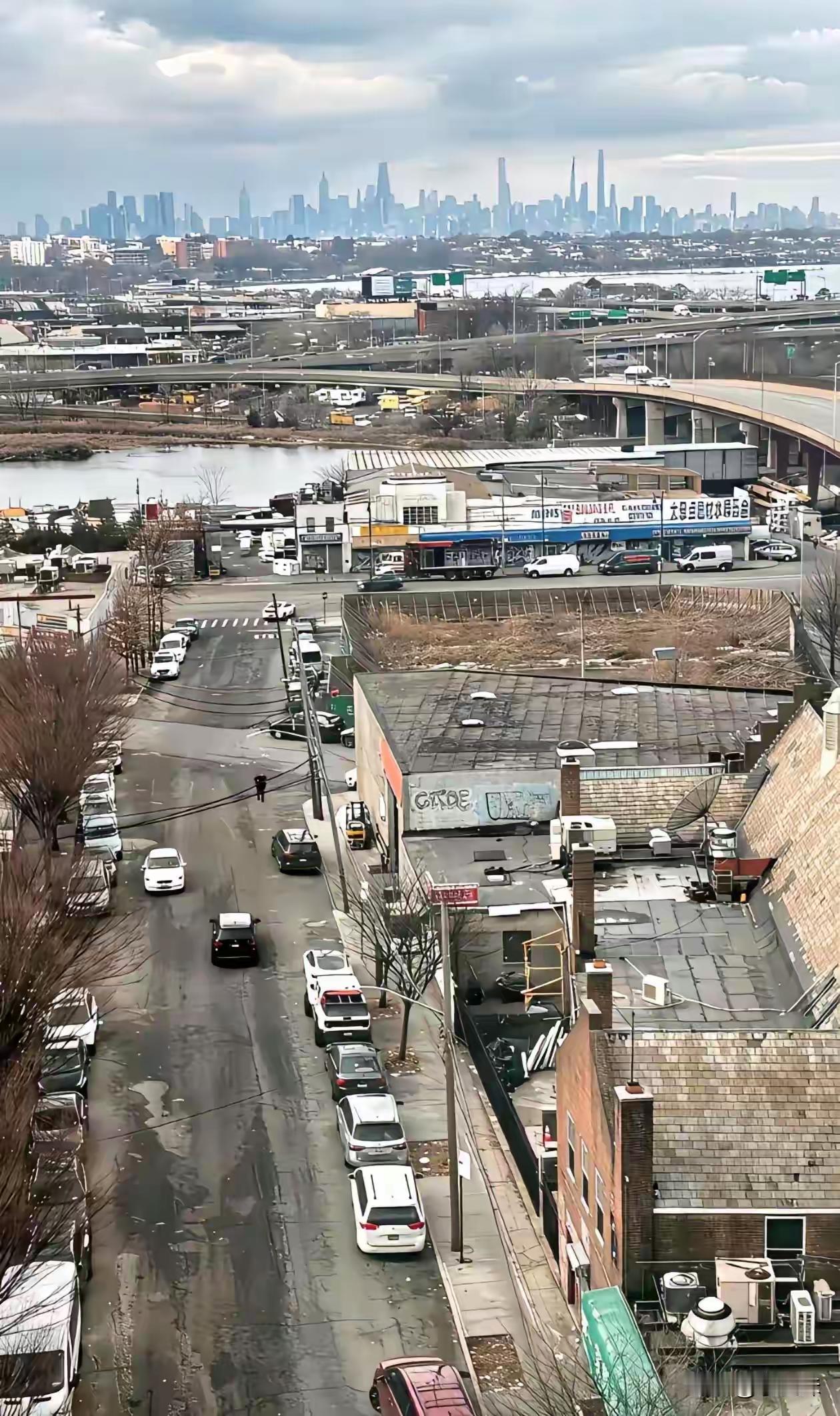 大家看看，其实纽约的郊区也就是这样，根我们这边农村差不多吧！