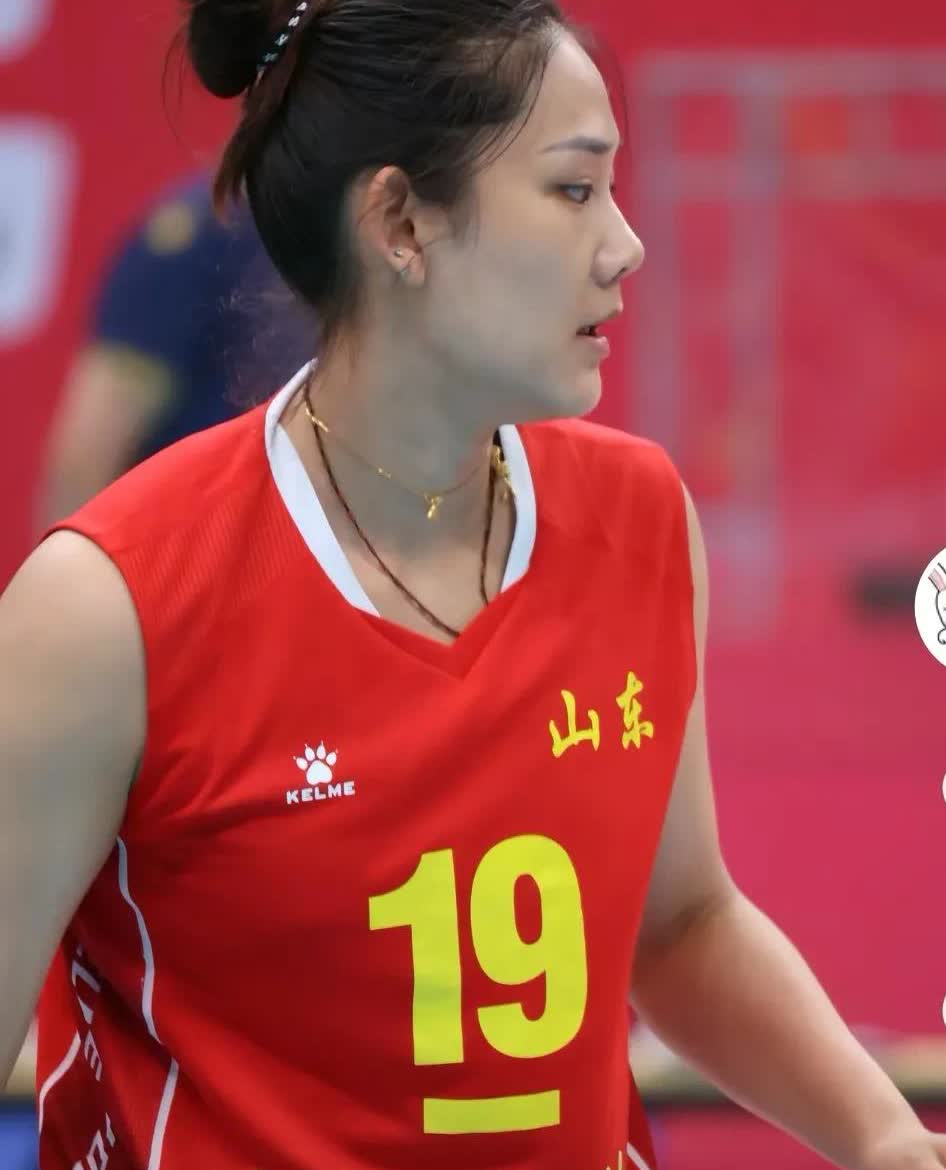 以前江苏女排美女球员多，现在山东女排成了美人窝！自古江南出美女，这一点在