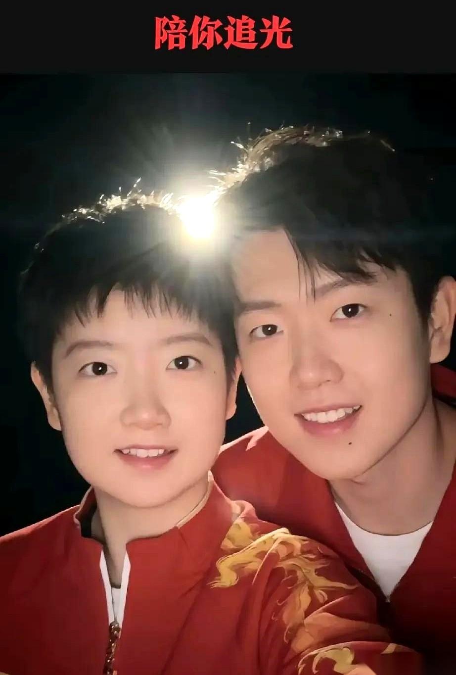 很多人都忘了，王楚钦和孙颖莎最开始搭档的时候，根本不是现在这样。那会儿，他还是