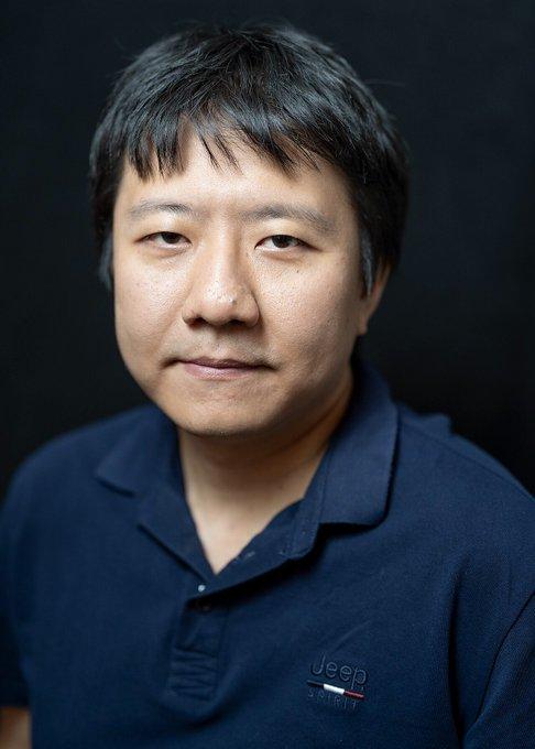菲尔兹奖得主邓煜放话：AI要是能搞定所有数学难题，我就转行写百合小说。　　邓