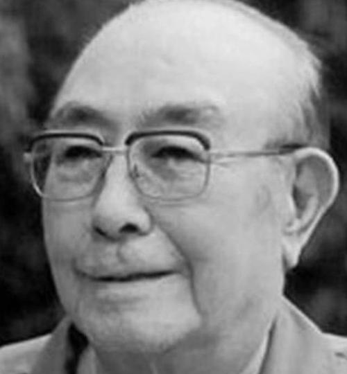 1995年，吴德身体快不行了，在他最后的那段时间，女儿一直照顾着他，当他觉得自己