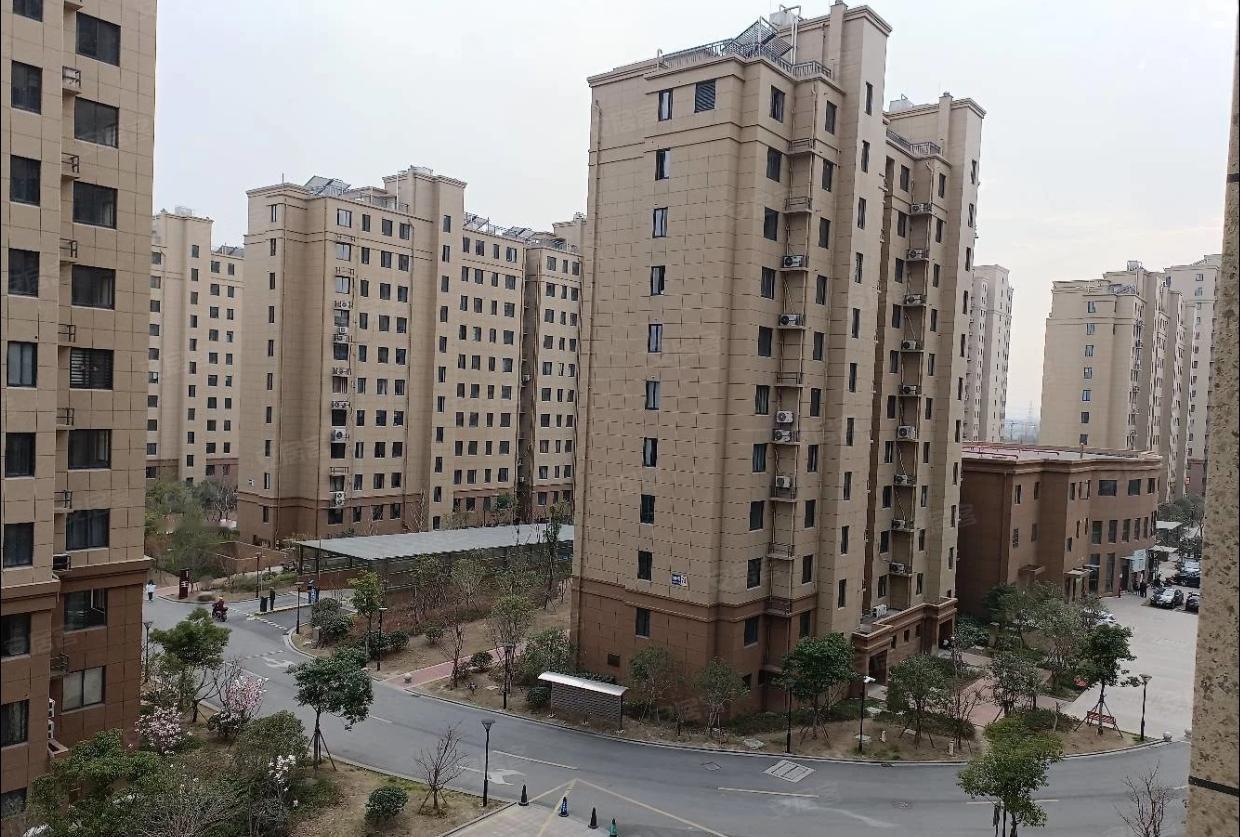 朋友看中一套158万的房子，要签约的时候卖家大姐忽然支支吾吾的。中介觉得不妥直接