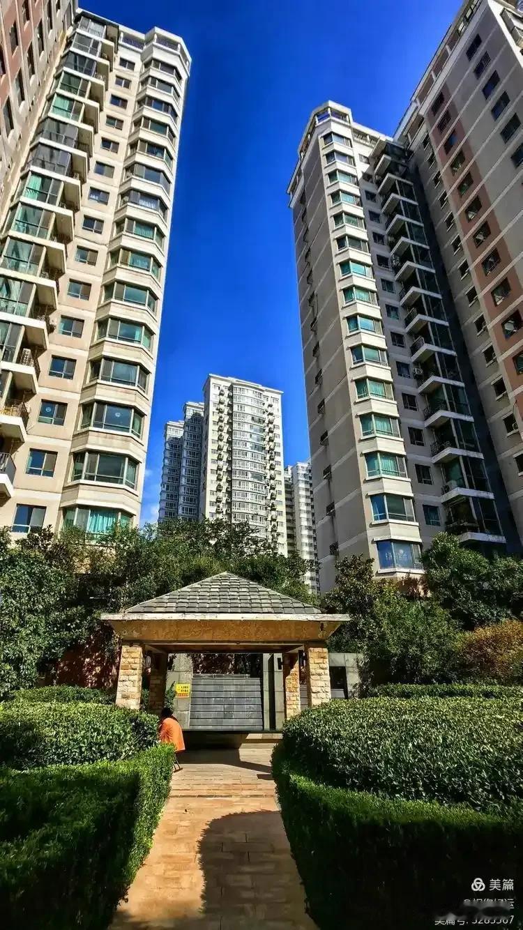 给大家算一笔扎心的买房账，听完你就清醒了。一套150万的房子，首付15%，