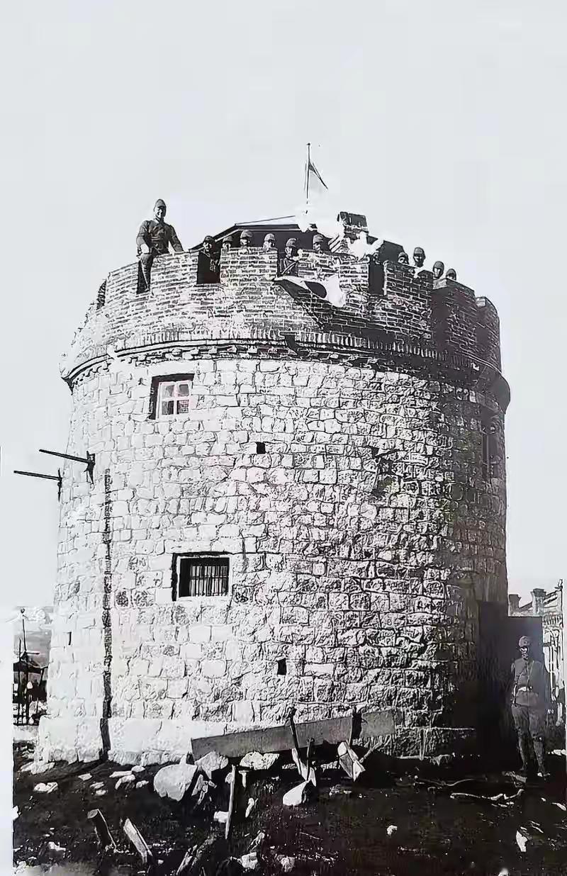 抗战真实缴获：攻下一座日军炮楼，到底能拿多少武器？别信电视剧里手撕鬼子的戏