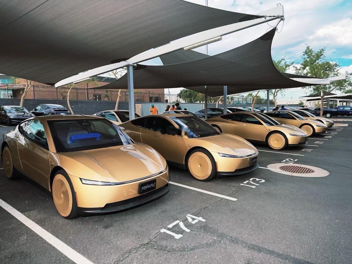 特斯拉Robotaxi准备大量上路了？特斯拉