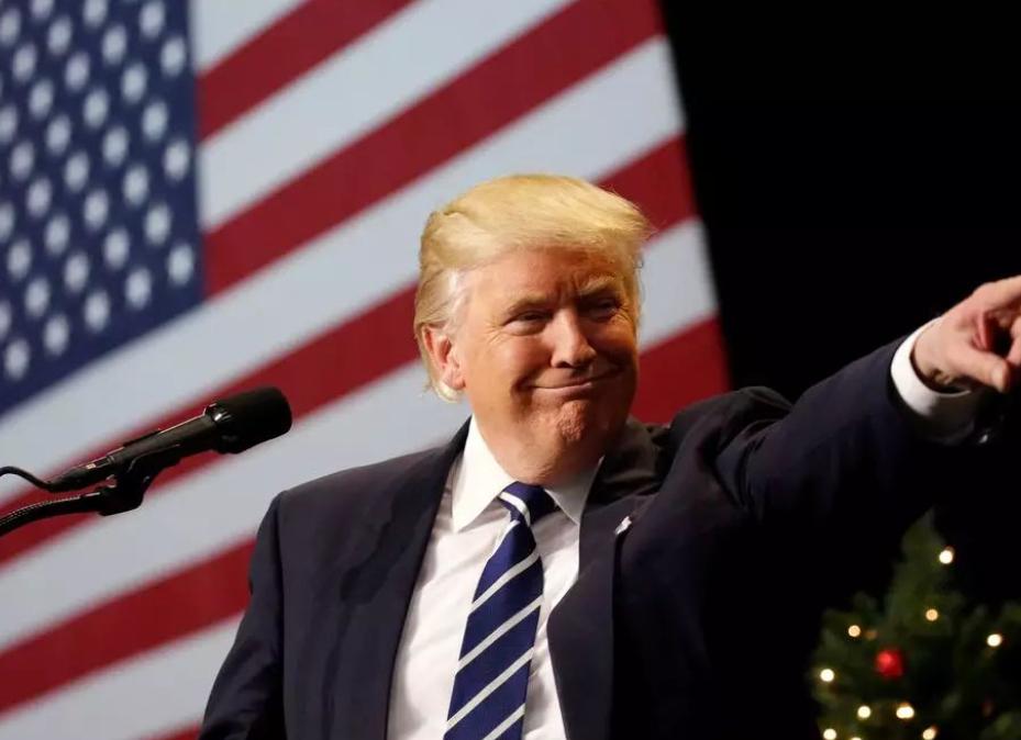 太惨了！油轮被美军追捕，狂发75次求救没有回应！那艘油轮一直在发求救