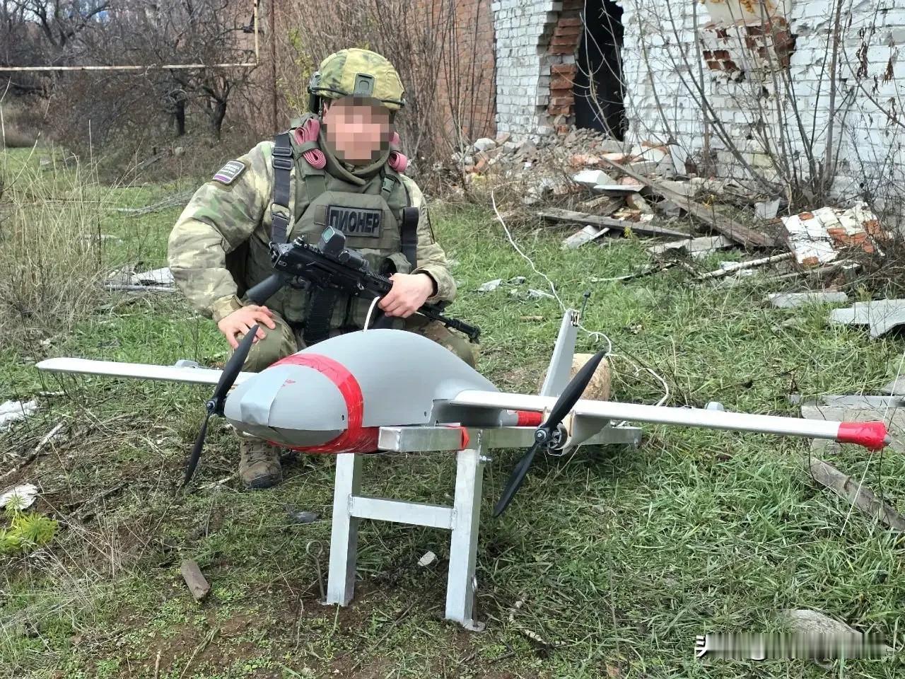 俄罗斯国防部突然甩出重磅披露，乌军动用91架无人机突袭普京官邸，好在被俄军全程挫