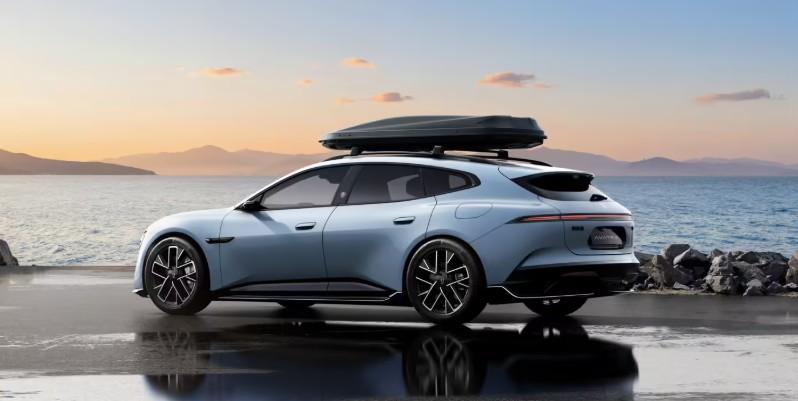 阿维塔06T官图来了，这个颜值能给几分？-低趴宽体猎装造型+电子外后视镜+黑色