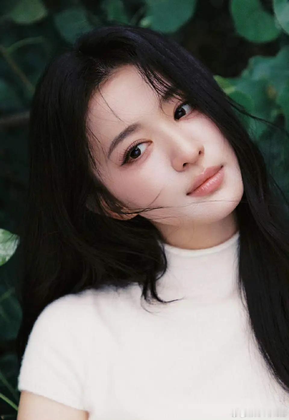 王楚然的美是不是被低估了[思考]看看这组氧气写真拍的怎么样？​​​