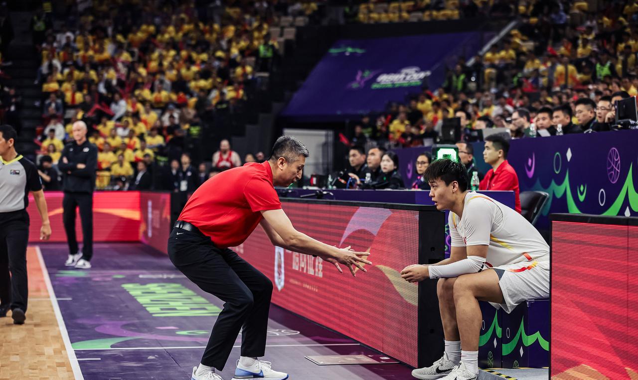 多名国家队成员欢迎赵睿归队，他们就是雷蒙与翟晓川等国家队的悍将。回顾引援赵睿的过