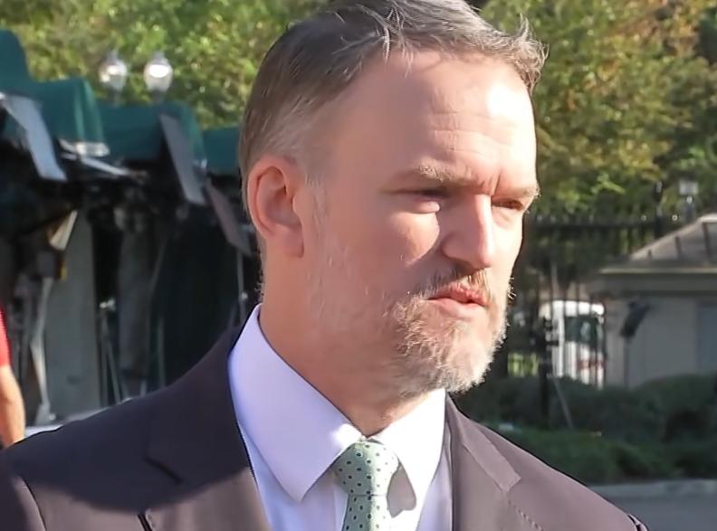 我国大手笔购入百万吨美国大豆，订单落地让美国农业圈瞬间沸腾。但当地豆农的心情却格