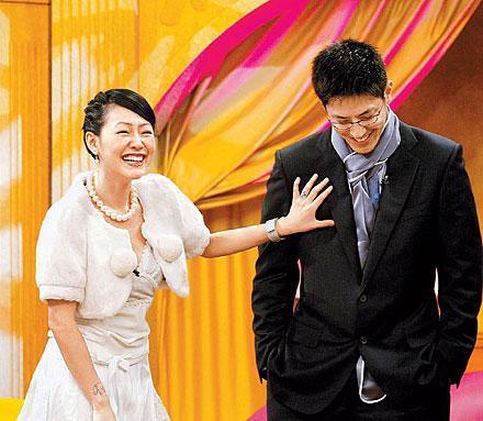 蒋万安的堂哥蒋友柏上小S的节目，小S可真是会逗人开心，看把蒋友柏乐得。那会的小S