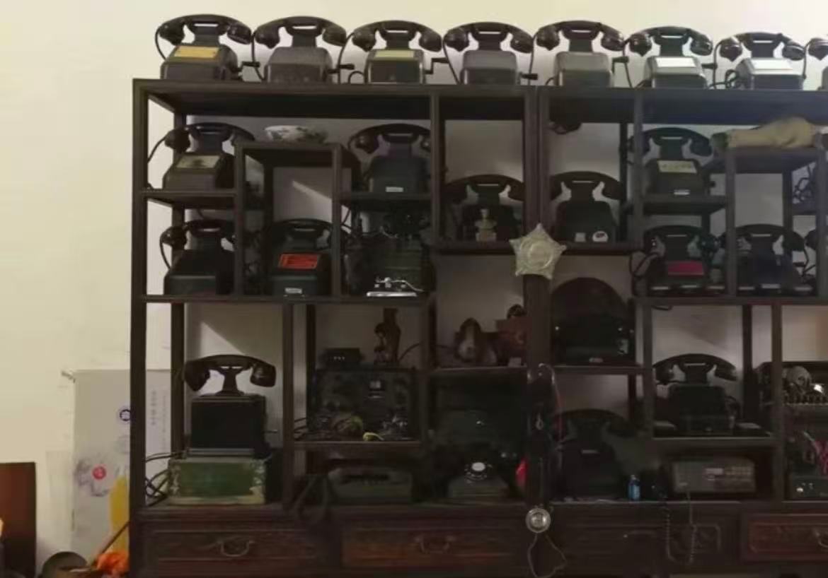 《老师让上交手机时》高中生有的是力气和手段哈哈哈哈哈