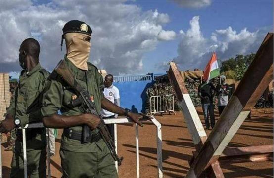 “滚回中国！”尼日尔一纸通告，曾彻底撕碎了中尼两国之间的信任，让中企的项目或将成