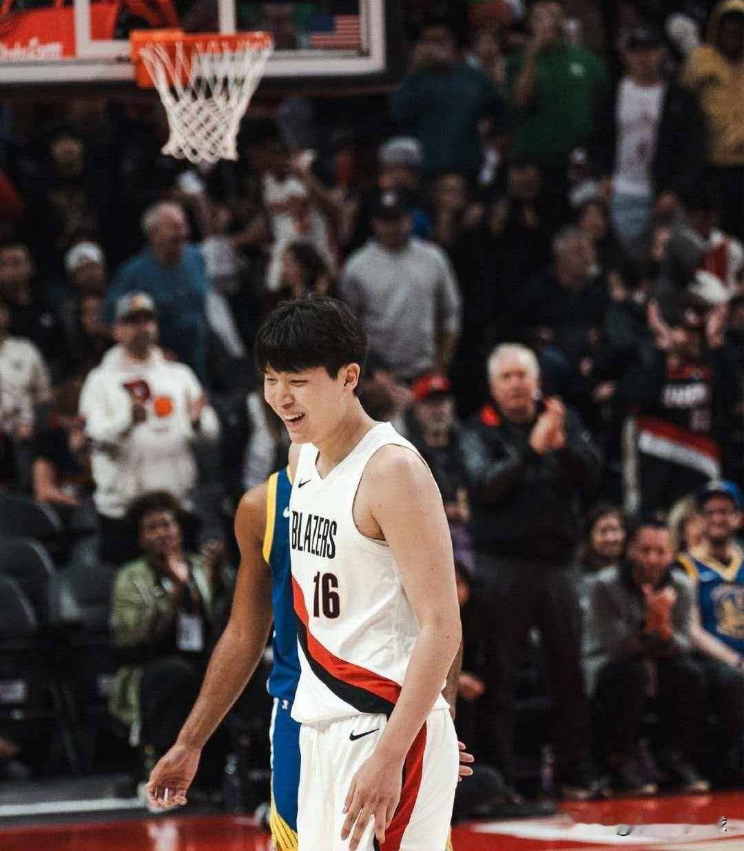 连续三场2分1篮板！杨瀚森急需破魔咒杨瀚森NBA连续三场比赛，都是得到2分1