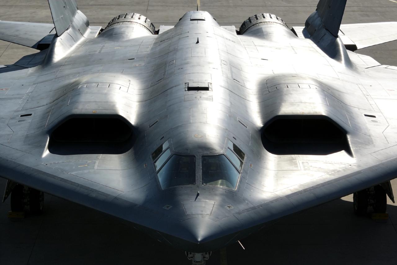 别打哑谜了，美媒认为轰-20或已秘密小批量列装，这款护国重器你想像歼-20、歼-