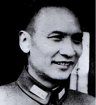 ☁1949年9月，毛人凤拿着一份四百多人的枪决名单让卢汉签字，卢汉拒绝签字