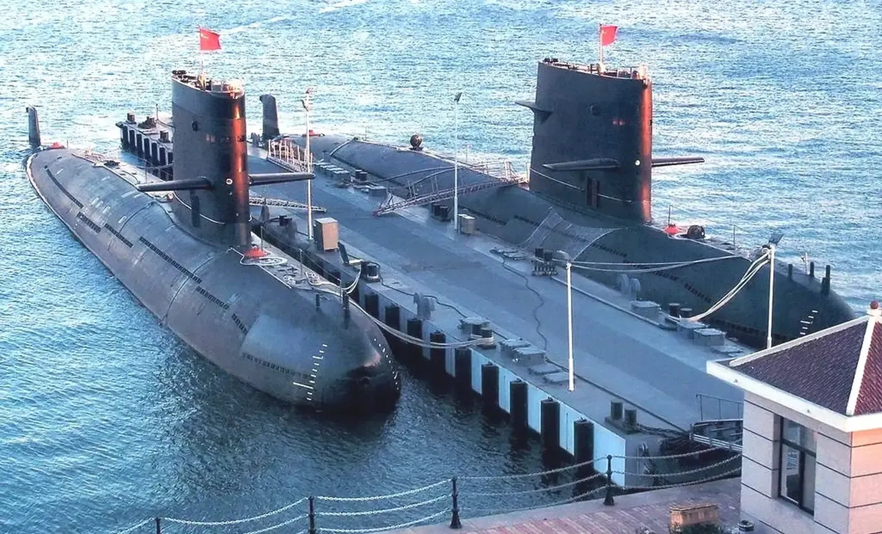 它被誉为“水下的052D”，一度在一年内下水8艘，成为中国海军水下力量的重要支柱