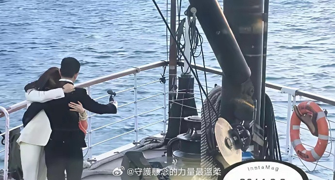 这是刘诗诗和吴奇隆当年拍婚纱照的花絮图，明星和素人果然不一样，花絮已经很漂亮了！