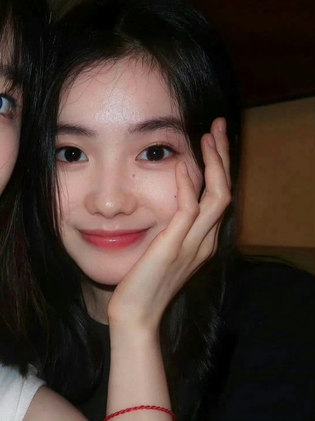 我们研究美业的人研究到最后会发现一个人长相最牛且只能靠天赋的地方不是五官也不