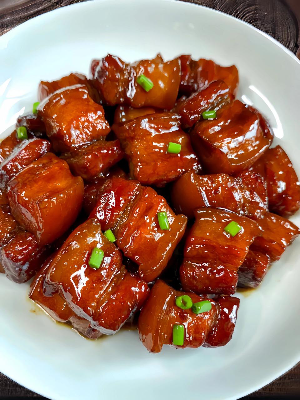 胖东来产品确实好。我昨天买了二斤五花肉，回家做了顿红烧肉，别提多香了，吃就吃高品