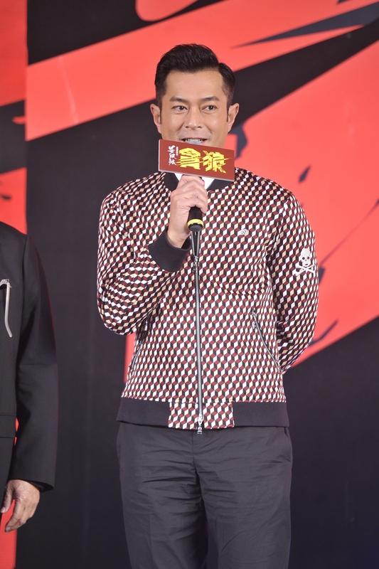 古天乐回应“不用智能手机”传闻还挺有意思。他在节目里说其实不想用智能手机，是电视