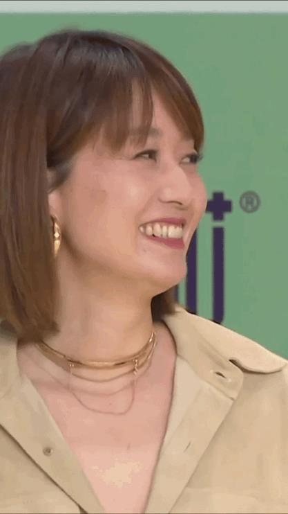 没人觉得马伊琍很可怕吗？49岁的她出席活动照片一经曝光，法令纹明显、胶原蛋白