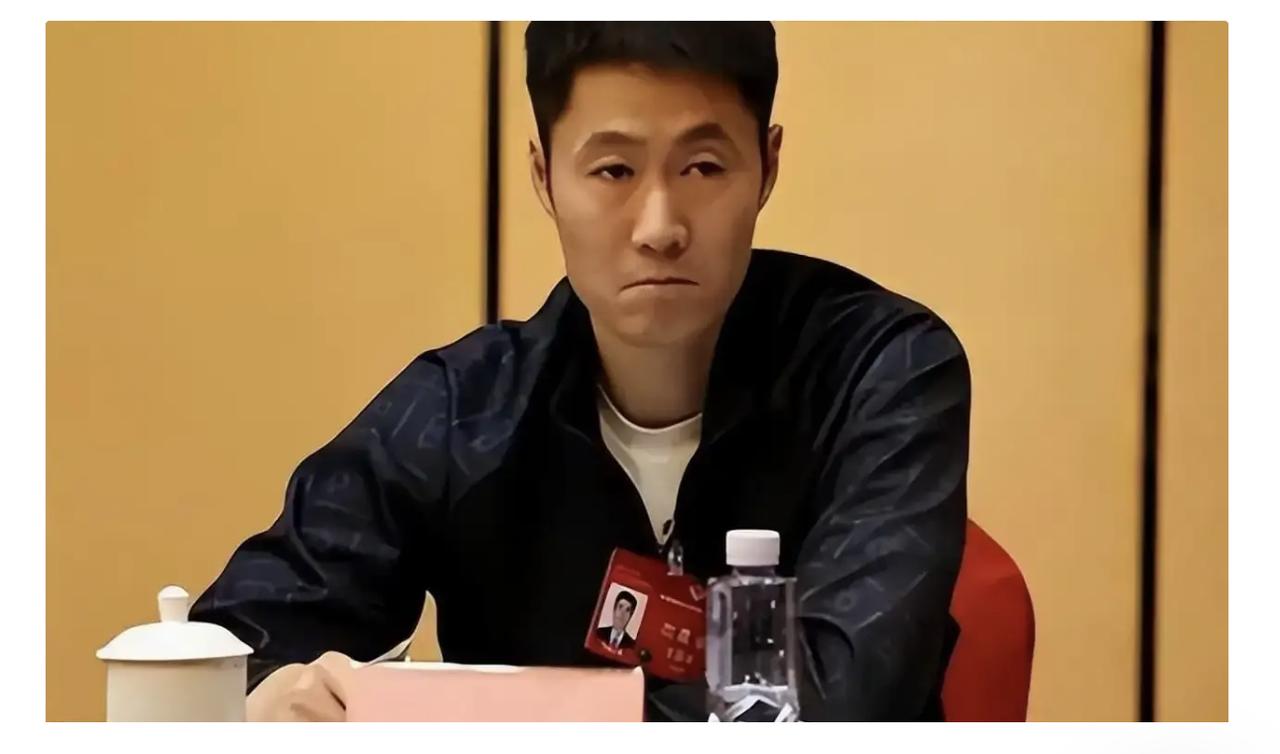 现在的王励勤：有2大“头疼问题”一、世乒赛参赛名单“难产”一个原因卡在樊振