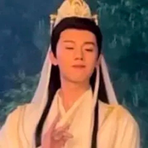 救命！《凤凰台上》张耀的男菩萨造型笑不活了！不是斯哈斯哈款，是真·白衣菩萨本人，