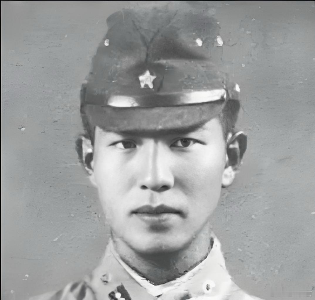 日本国脚合影的战犯是谁故意找事呢！英超球星捧战犯照片！道歉只给中国？韩国菲律宾怒