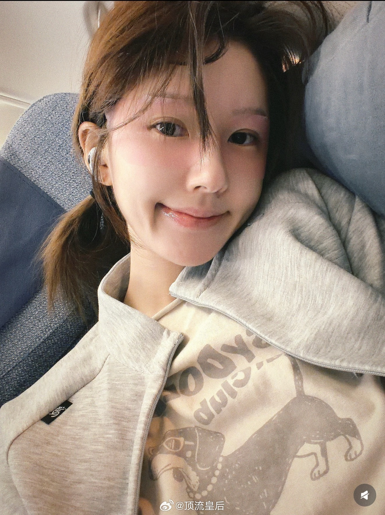 元气少女风的赵露思好可爱，软萌乖巧。​​​