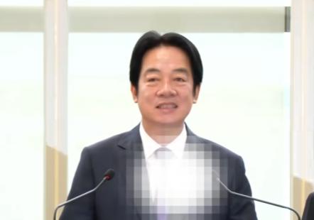 赖清德今天上午10点40分降落台湾后，在机场发表了一个简短的讲话，他说我们回来了