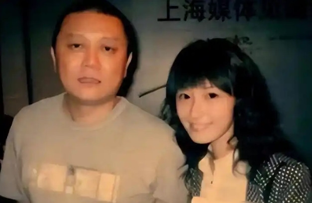 2005年，王朔给分手一年多的徐静蕾打电话：过来帮我搬家！徐静蕾赶过去一看，这位