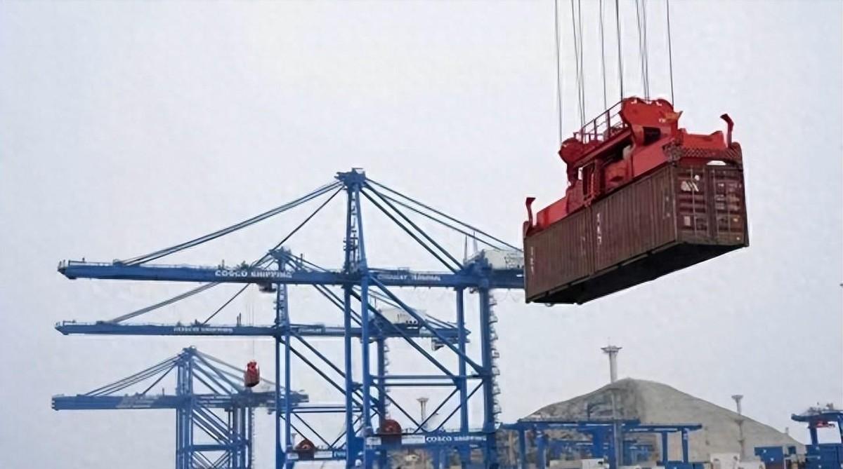 距离特朗普登上飞往北京的专机还剩不到一个月，白宫正急着要筹码，可美国国会却在太平