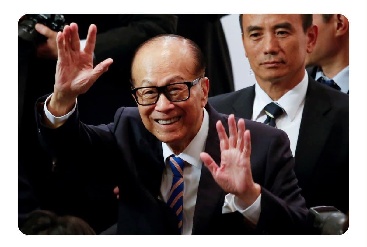 李嘉诚又在撤退了。半年抛售四大资产，卖掉英国电网、电讯、火车和澳洲能源，狂揽近
