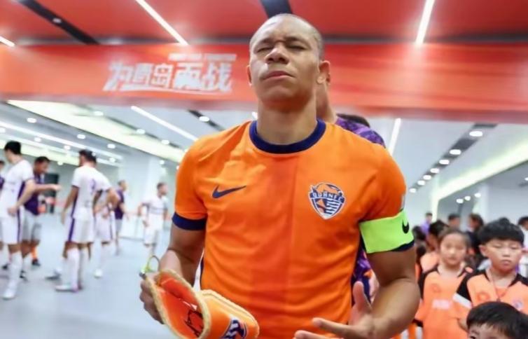 海港要小心了！徐正源走了又怎样？下赛季成都蓉城要“雄起”！据足球媒体人“卖萌谁
