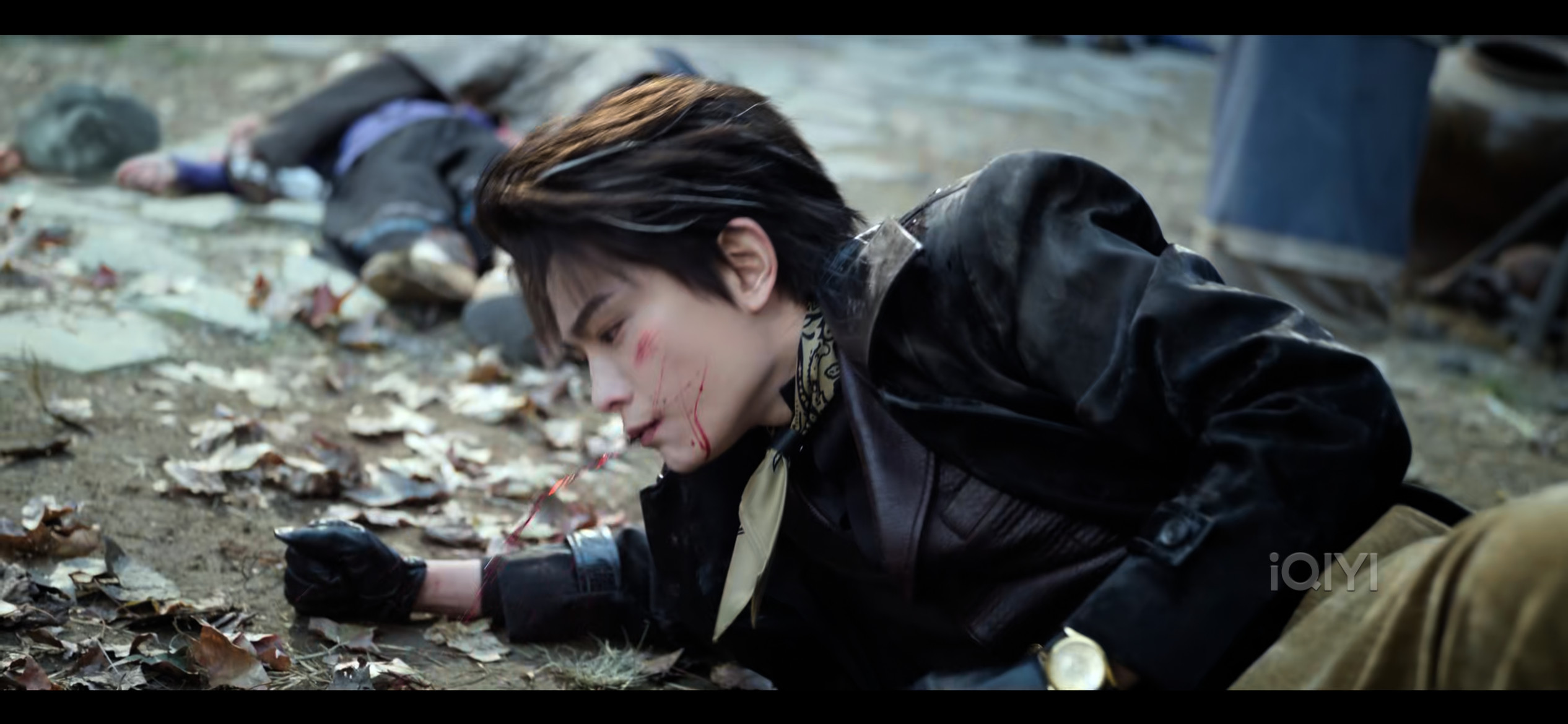 看完南派三叔写的《仲夏夜之梦》，想起《南部档案》已经演完了，心里一瞬间觉得很空。