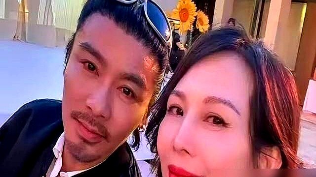 蔡少芬赌气的时候，张晋从不吵也不哄，就扔过去一句话：“你现在说的每一句，都是情绪在说话，不是你在说话