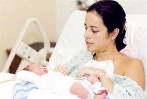 为什么新妈妈产后不能马上补人参与鸡汤? 这些都是知识点!